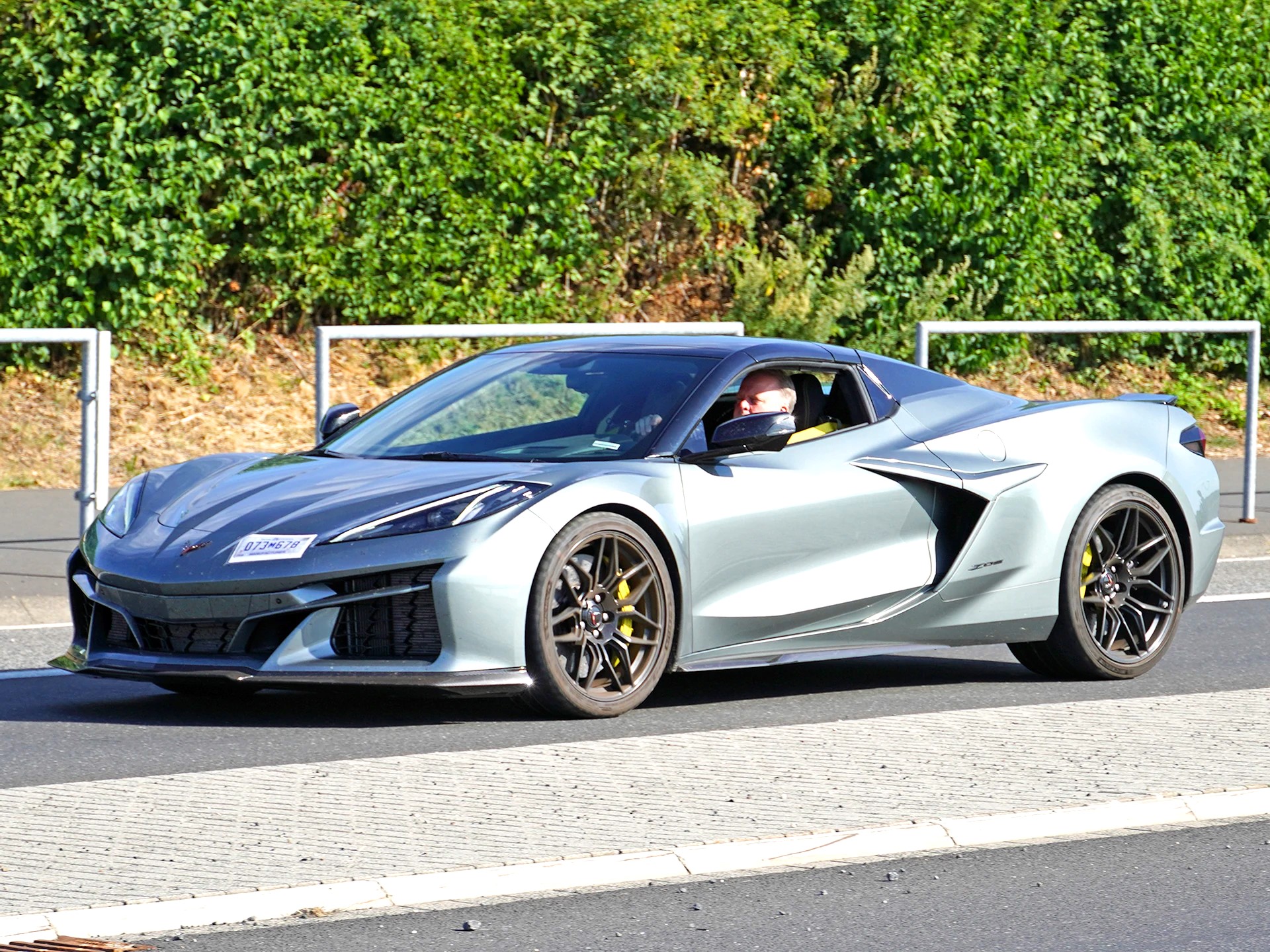 Chevrolet Corvette E-Ray 2024